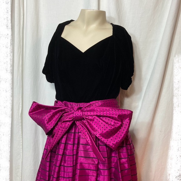 Vintage 1980s black velvet pink prom dress Inner Circle Inc. small - Picture 4 of 15